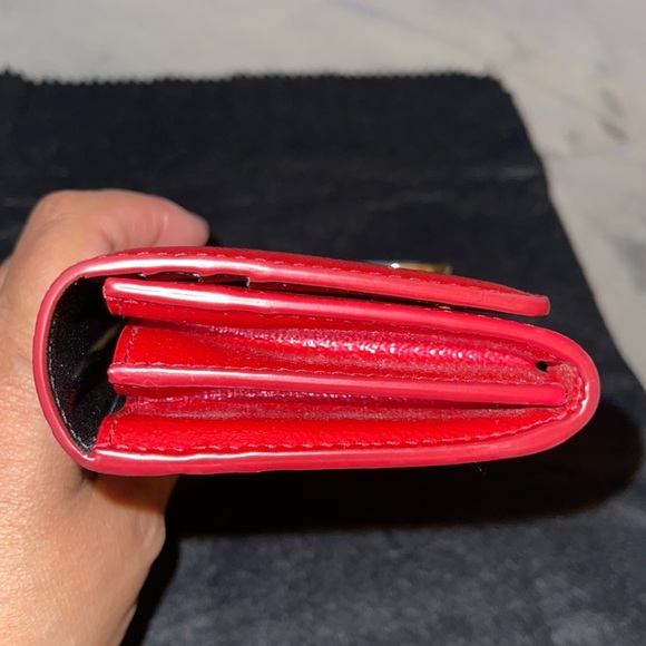 Bvlgari Preloved long wallet color redish with beautiful shine. Beautiful Wallet - Picture 16 of 17